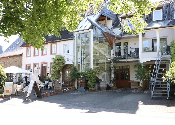 Ferienweingut & Gutsrestaurant Becker