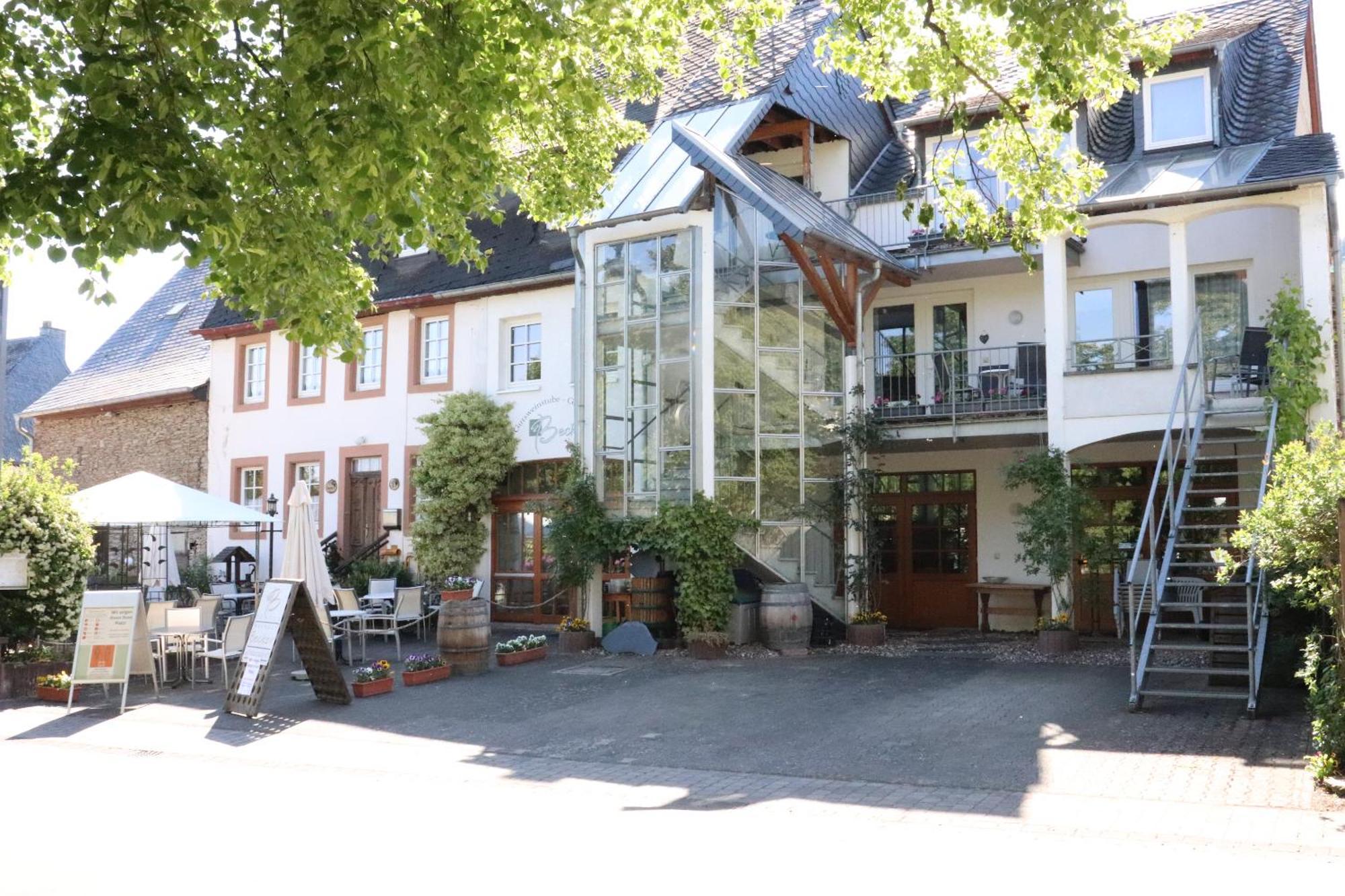 Ferienweingut & Gutsrestaurant Becker Apartment